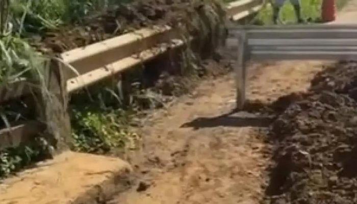 Ex-prefeito de Itapebi libera acesso para pedestres na ponte fechada