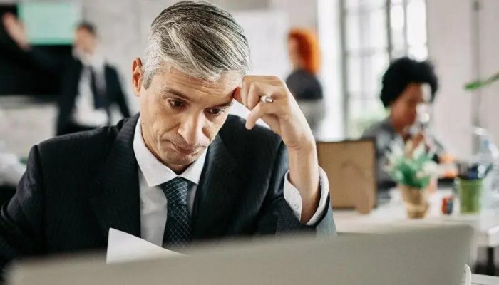 Executivos brasileiros buscam novas oportunidades por salário e desempenho