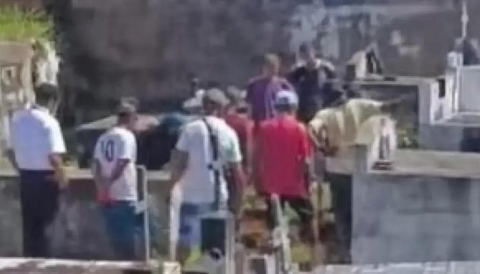 Família precisou cavar cova para sepultar bebê em Itacaré, aponta indignação