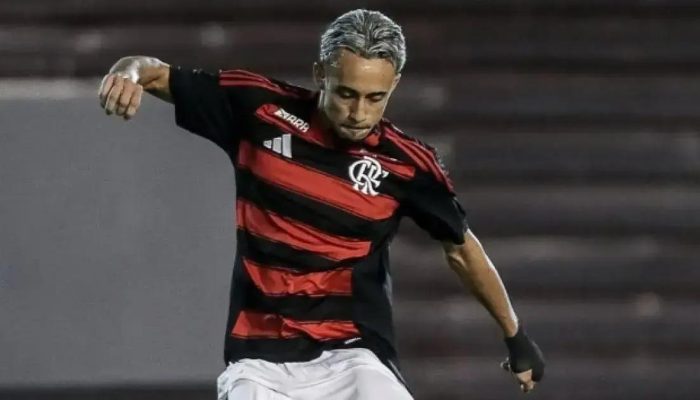 Flamengo e Cruzeiro avançam na negociação de Matheus Gonçalves