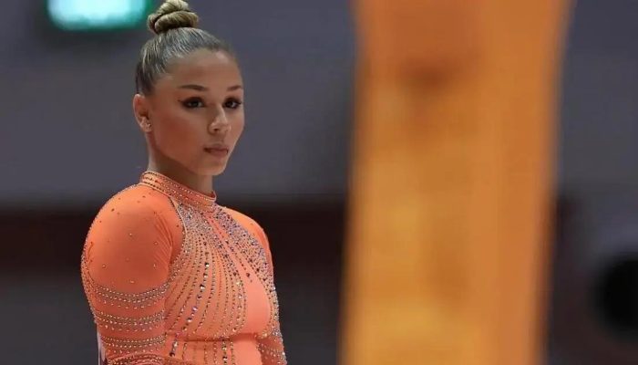 Flávia Saraiva se classifica para final da trave no Mundial de Ginástica