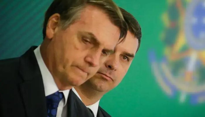 Flávio Bolsonaro pede respeito à pausa de Jair Bolsonaro para cuidar da saúde