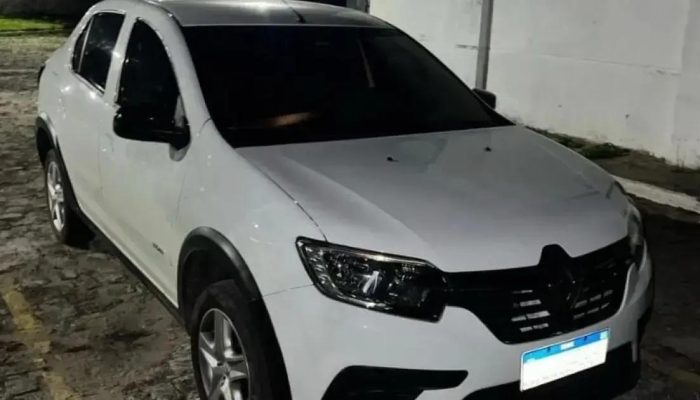 Foragido da Justiça é preso dirigindo veículo clonado em Lauro de Freitas