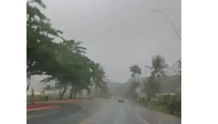 Fortes chuvas e ventos causam transtornos em Porto Seguro