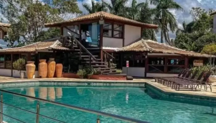 Gerente de hotel preso por furtar R$ 90 mil em Porto Seguro