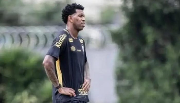 Gil se afasta do Santos e pode rescindir contrato em breve