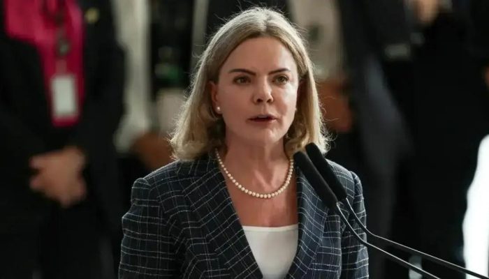 Gleisi Hoffmann propõe 5% de alíquota sobre investimentos isentos de IR