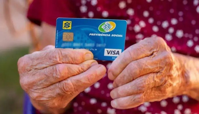 Governo anuncia bloqueio de orçamento para ressarcir segurados do INSS