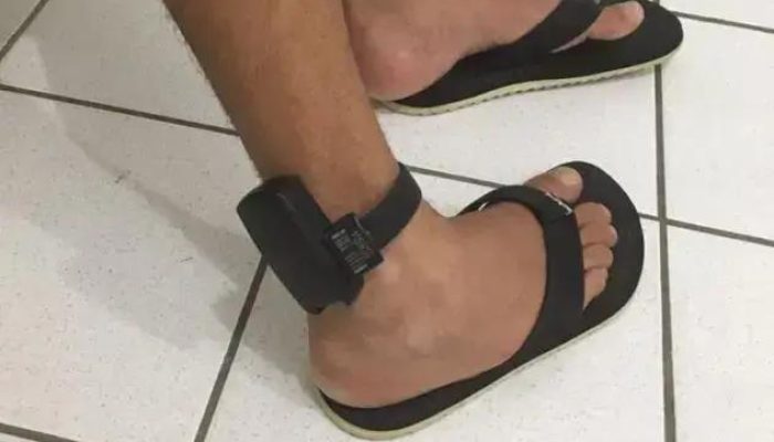 Governo sanciona lei obrigando tornozeleira eletrônica para agressores de mulheres