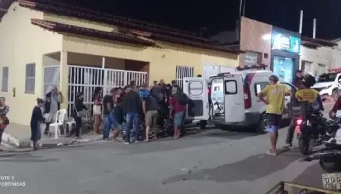 Grave acidente entre carro e moto em Itarantim deixa feridos graves