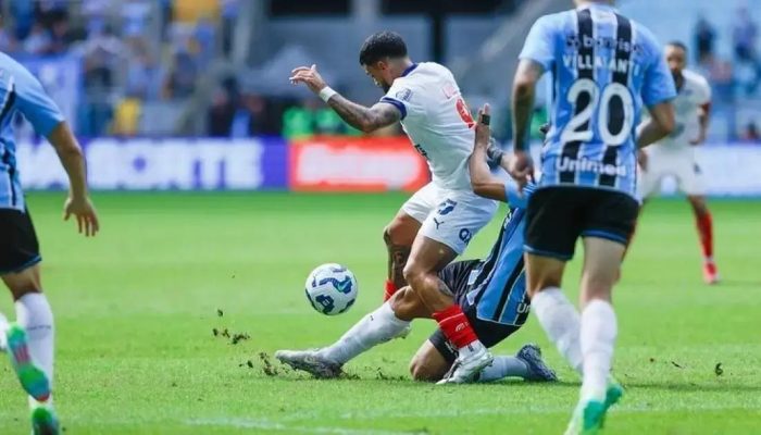 Grêmio vence Bahia em jogo polêmico do Campeonato Brasileiro