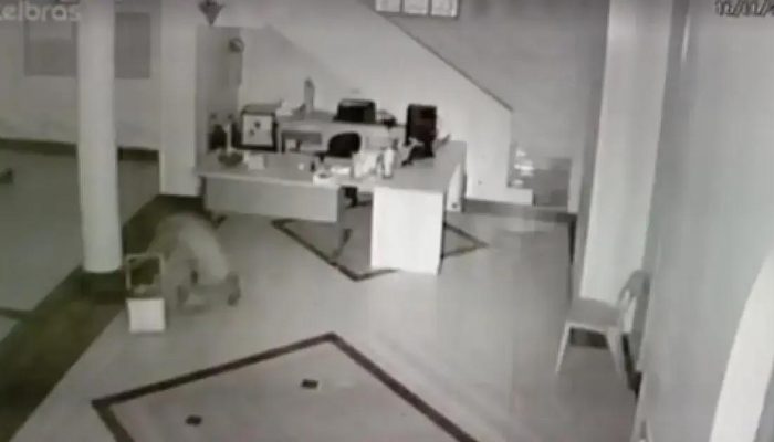 Homem arromba cofre e furta paróquia em Matatu de Brotas