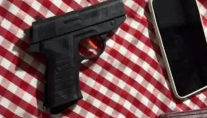 Homem é detido com simulacro de pistola em Guanambi durante festa