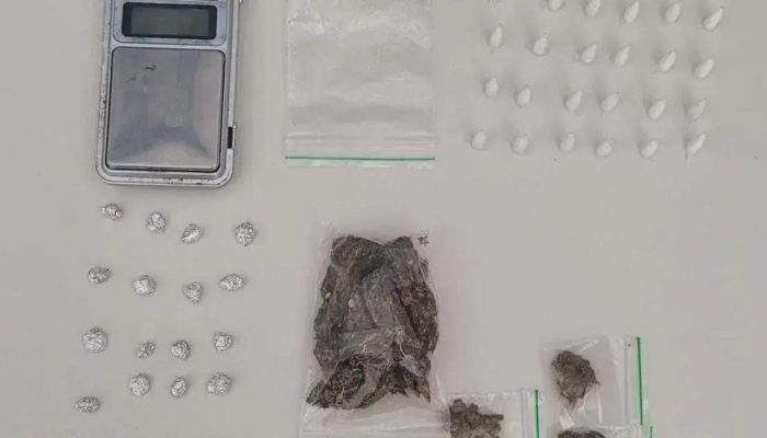 Homem é detido por tráfico de drogas em Camaçari durante operação policial