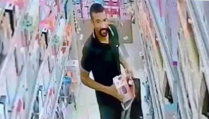 Homem é flagrado furtando caixa de som em loja no centro de Santo Antônio de Jesus