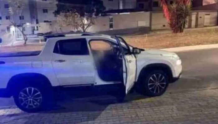 Homem é morto a tiros dentro de picape em Vitória da Conquista