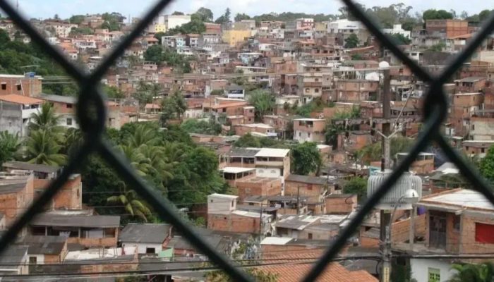 Homem é preso após manter duas mulheres reféns em Tancredo Neves