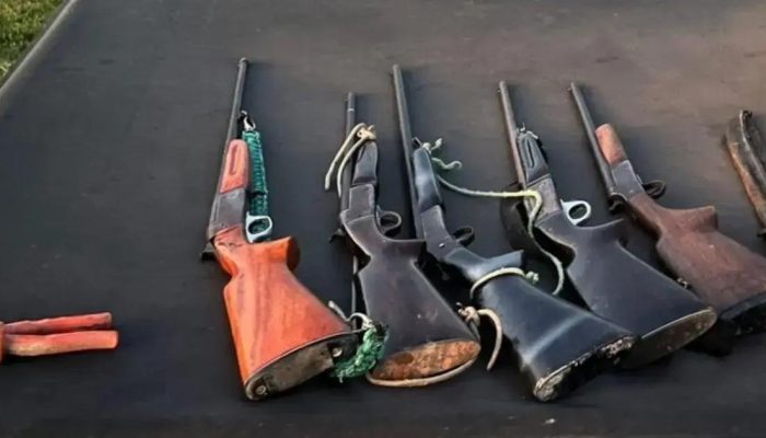 Homem é preso com armas em operação da polícia em Eunápolis