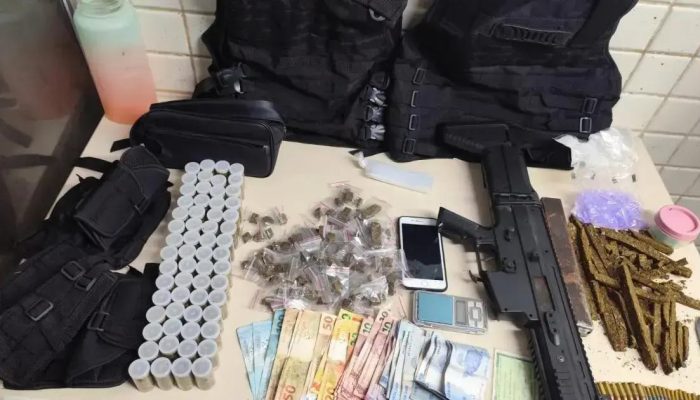 Homem é preso em Paripe com submetralhadora e drogas