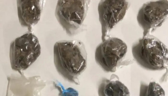 Homem é preso por tráfico de drogas em Jaguaquara após denúncia anônima