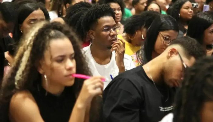 Inscrições para vestibular gratuito em Salvador são prorrogadas até quarta-feira