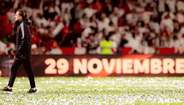 Internacional demite funcionários após confusão com papel picado na Libertadores