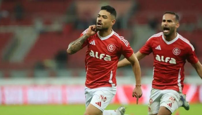 Internacional derrota Vitória nos acréscimos e escapa do Z4