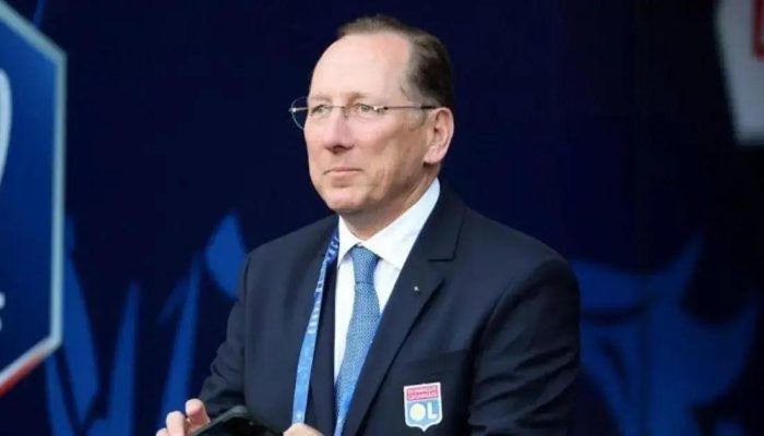 Investigação sobre gestão de Textor no Lyon por transações do Botafogo