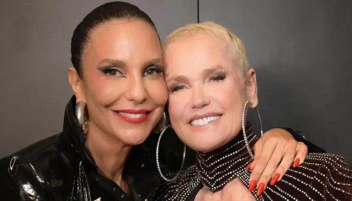 Ivete Sangalo brinca com Xuxa nos bastidores da TV Globo