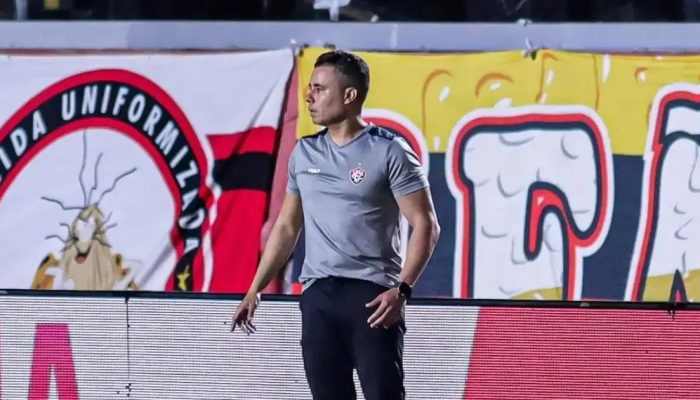 Jair Ventura celebra primeira vitória no Vitória e garante: Estamos vivíssimos