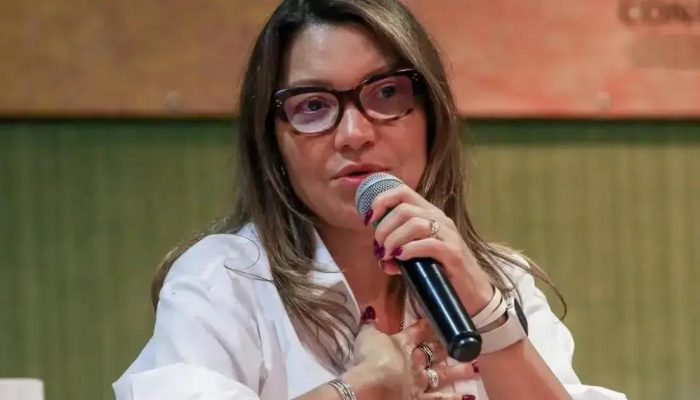 Janja solicita arquivamento de ação sobre uso de aviões da FAB em viagens