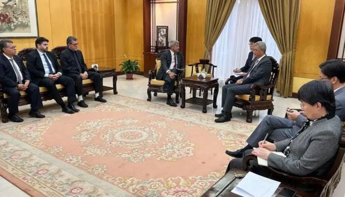 Jerônimo Rodrigues discute emprego e educação em Brasília