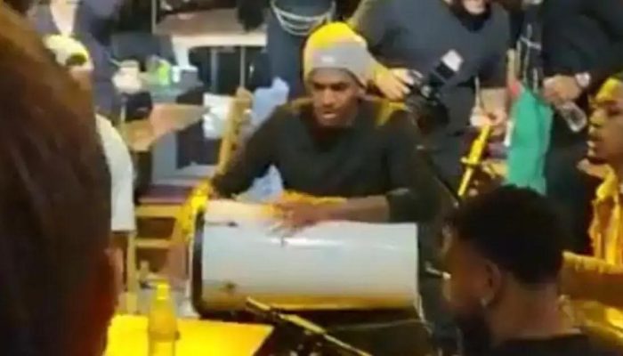 Jô Gando em Casa: A Nova Carreira do Ex-Atacante como Músico em BH