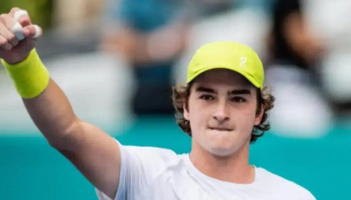 João Fonseca vence na estreia do Madrid Open após um mês fora das quadras