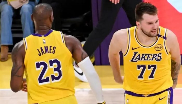 Lakers vencem Timberwolves e empatam série nos playoffs da NBA