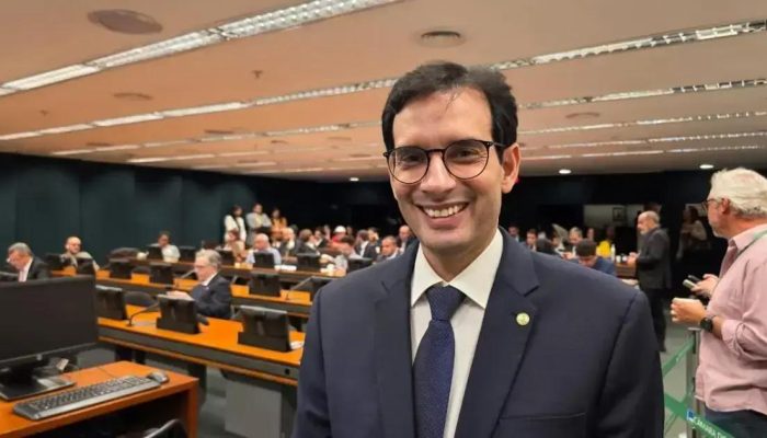 Leo Prates analisa regulamentação de motoristas de aplicativo e conflito sobre CLT