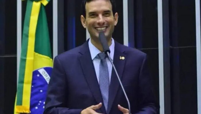 Leo Prates cogita migração do PDT para Republicanos visando 2026