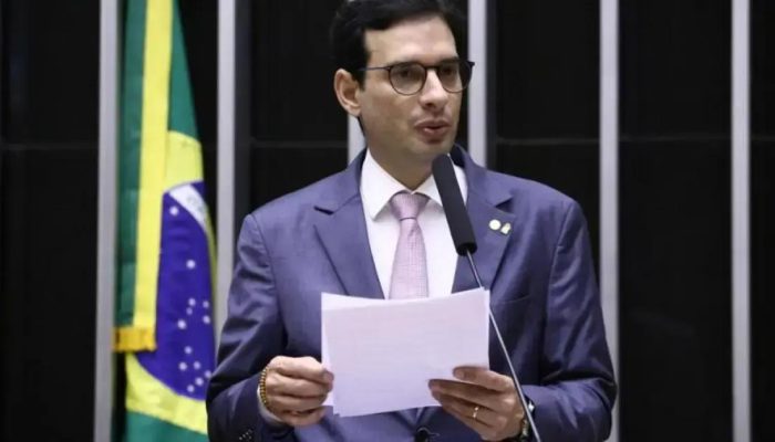 Leo Prates critica governo Lula após saída do PDT da base aliada