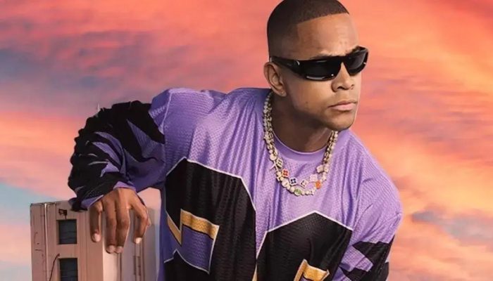 Léo Santana celebra 20 anos de carreira com show gratuito em Salvador