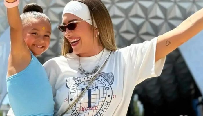 Lore Improta celebra férias mágicas com a filha na Disney