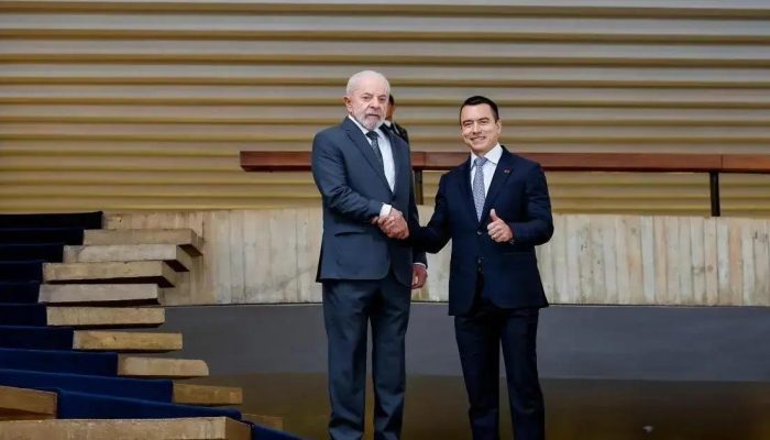 Lula defende regulação das redes sociais: "Não podem ser terra sem lei"