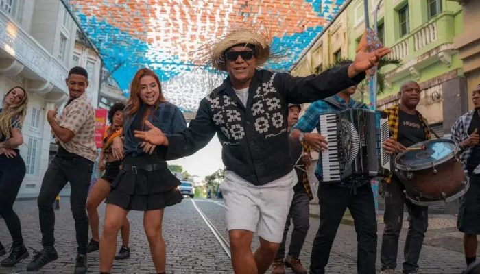 Márcio Victor lança clipe junino inovador no Centro Histórico de Salvador