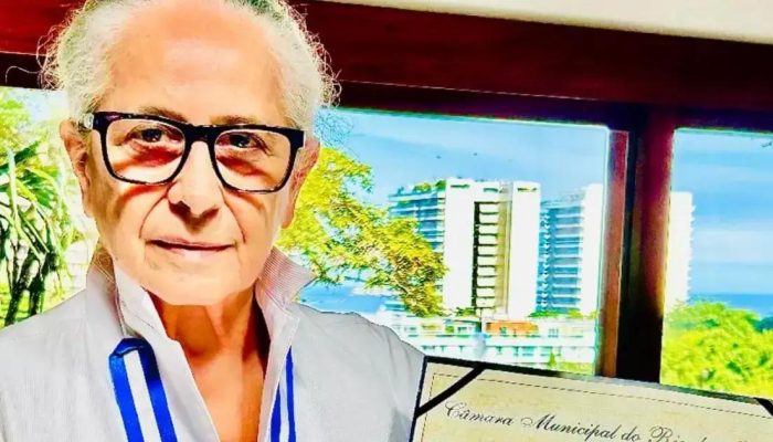 Maria Bethânia é homenageada com medalha Chiquinha Gonzaga no Rio