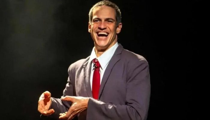 Mateus Solano apresenta o monólogo “O Figurante” em Salvador