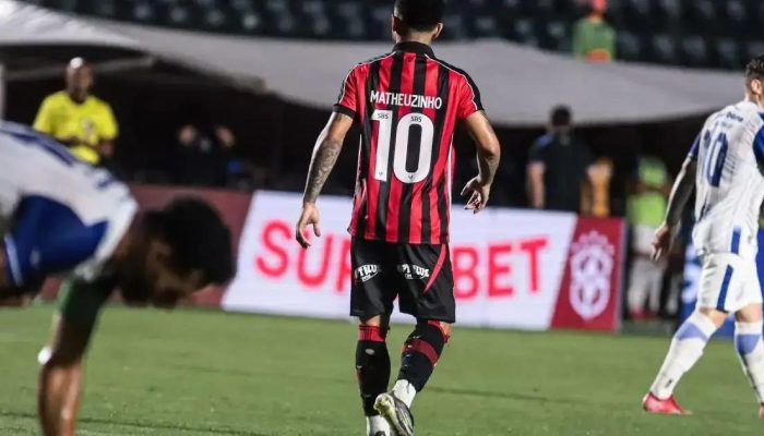 Matheuzinho enfrenta crise no Vitória após quase seis meses sem gols