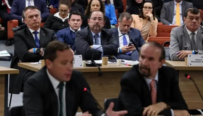 Mauro Cid alega que advogados de Bolsonaro buscavam delação premiada