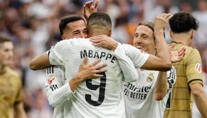 Mbappé brilha com dois gols e se aproxima da Chuteira de Ouro no Real Madrid