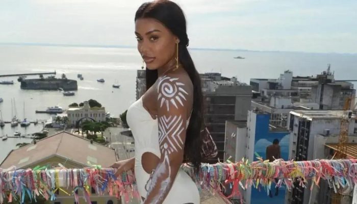 MC Rebecca celebra São João com forró no Centro Histórico de Salvador