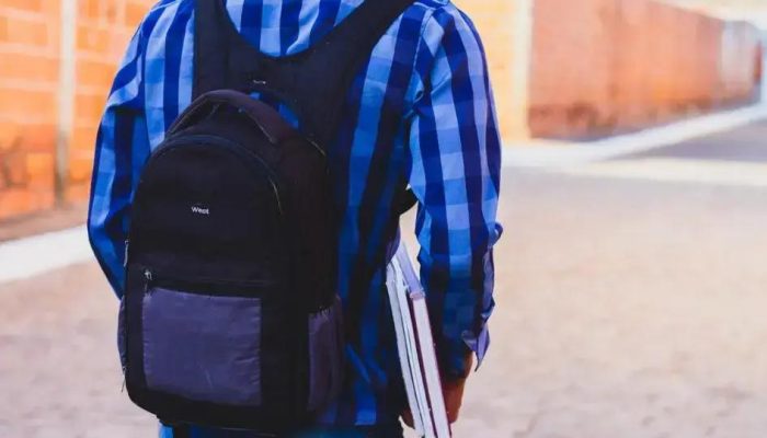 MEC amplia apoio a cursinhos populares com bolsa de R$ 200