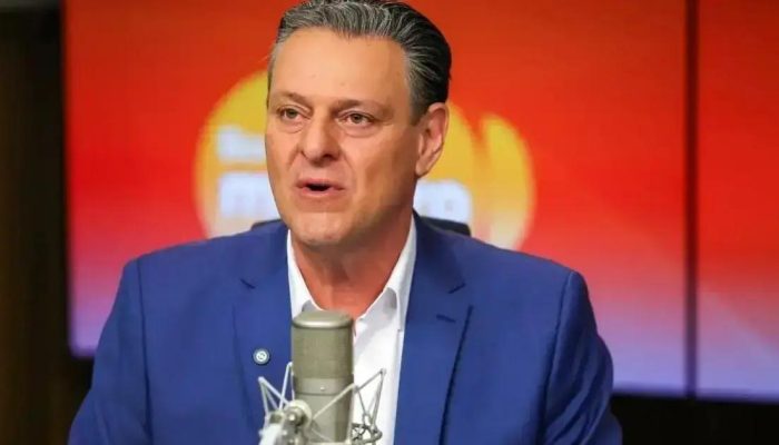 Ministro da Agricultura critica Selic em 15% e pede revisão urgente